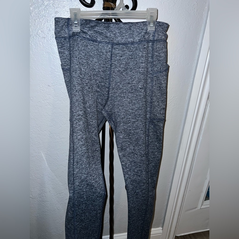Women’s Athletic works | Size : XL/XG (14-16)